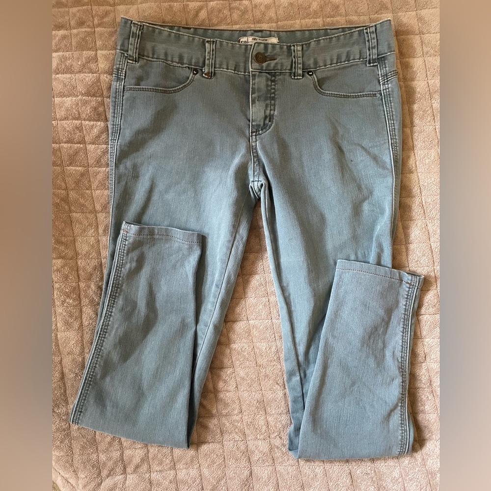 Free People Skinny Jeans Size 27
Light wash
